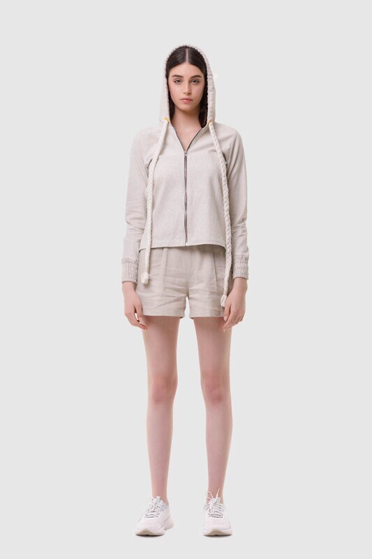 Hoodie from hemp with pigtails