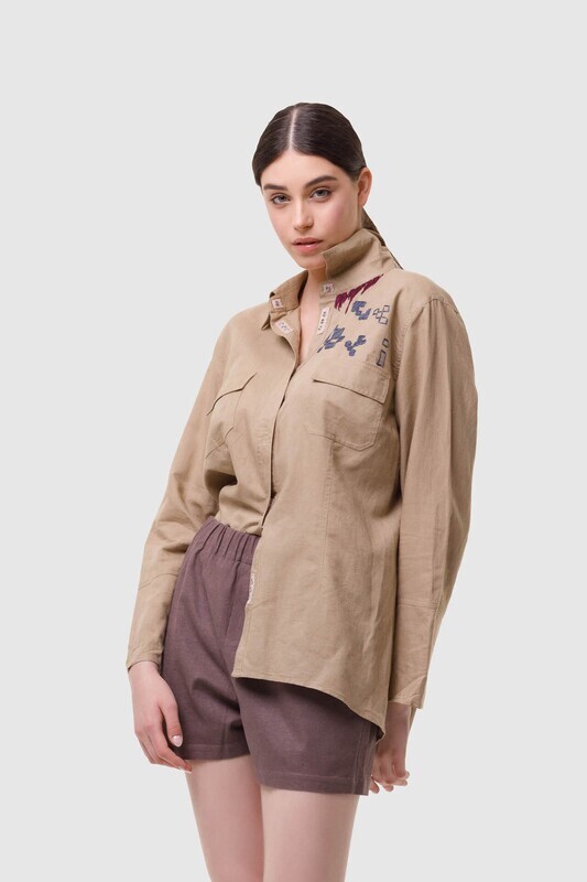 Shirt with hand made embroidery &quot;resistant&quot;