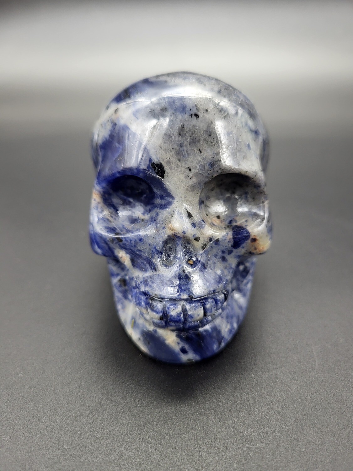 SODALITE SKULL