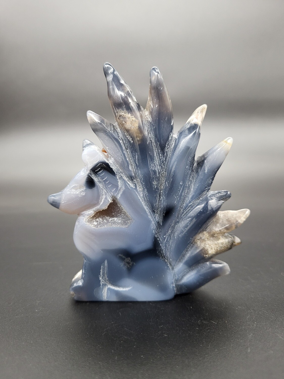 NINE TAILED FOX - AGATE