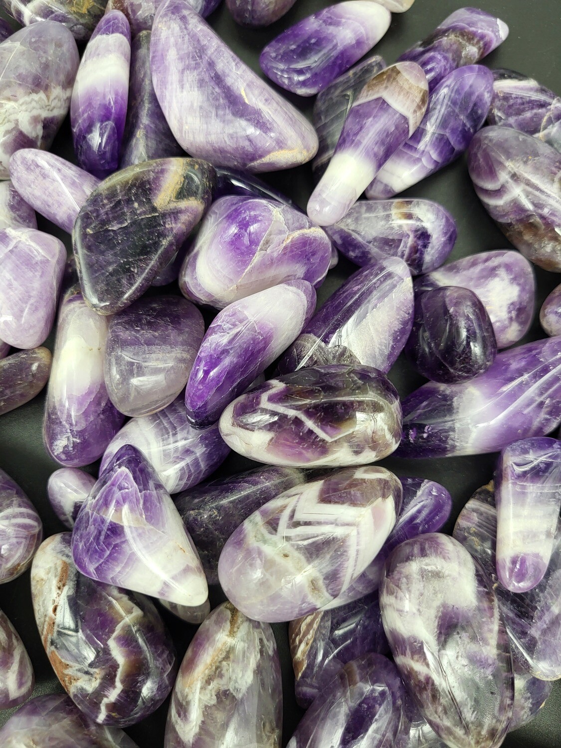 DREAM/CHEVRON AMETHYST TUMBLES