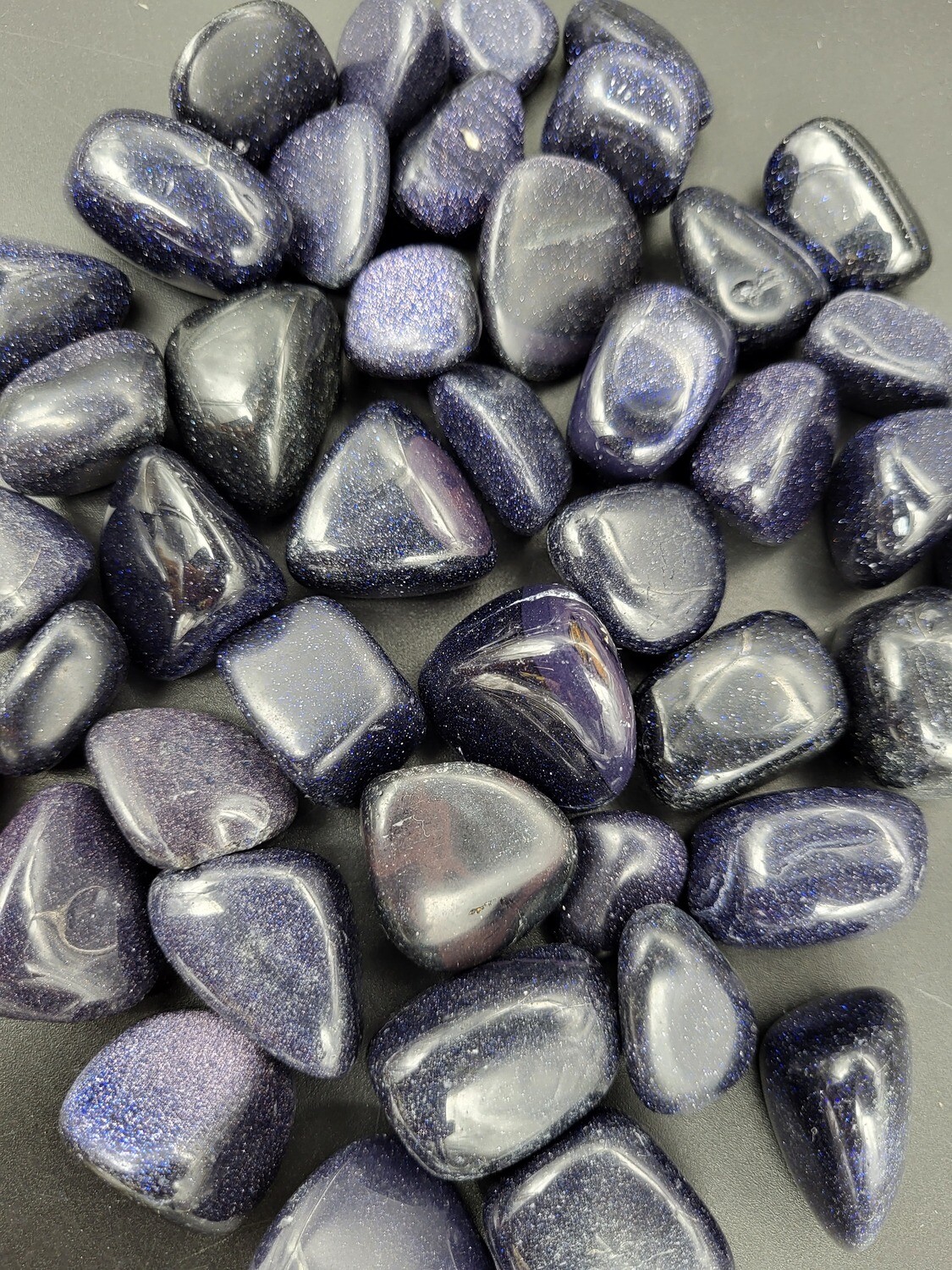 BLUE SANDSTONE TUMBLES