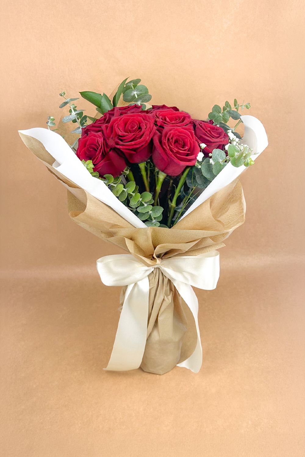 Ramo 12 rosas (poco follaje)