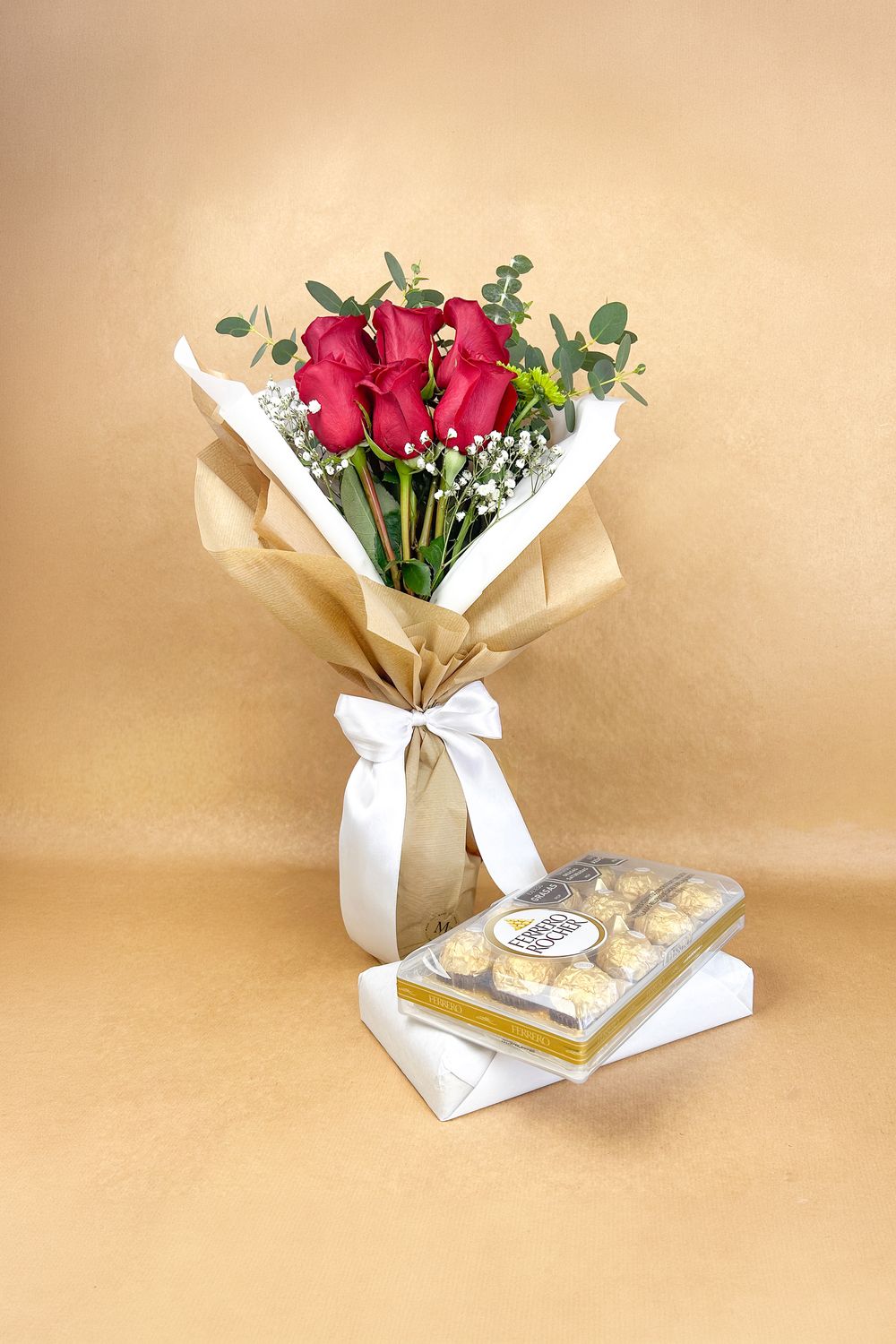 Bouquete de 6 + Ferrero de 12
