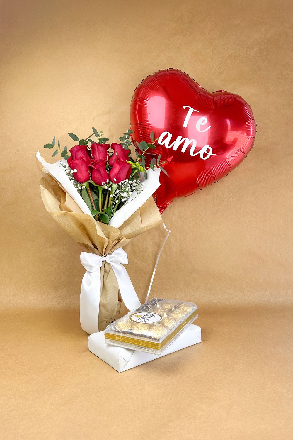 Bouquete de 6 + Ferrero de 12 + Globo Helio