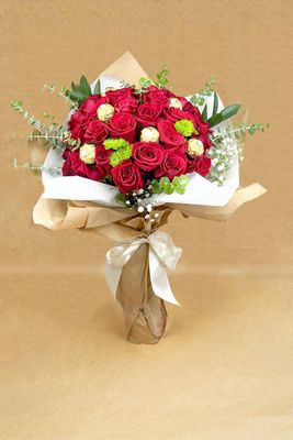 Ramo 30 Rosas Con Ferrero Rocher