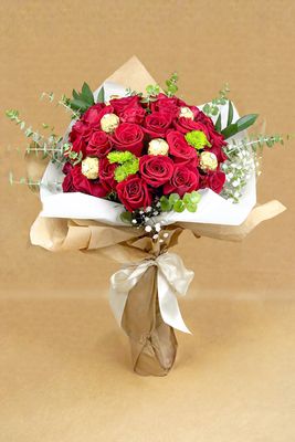 Ramo 30 Rosas Con Ferrero Rocher