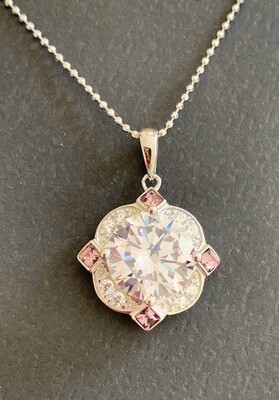 Gorgeous Pendant Set in Sterling Silver Gorgeous Pendant Set in Sterling Silver