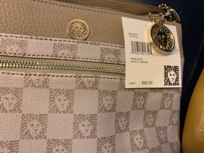 Signature Anne Klein Cross-body Signature Anne Klein Cross-body