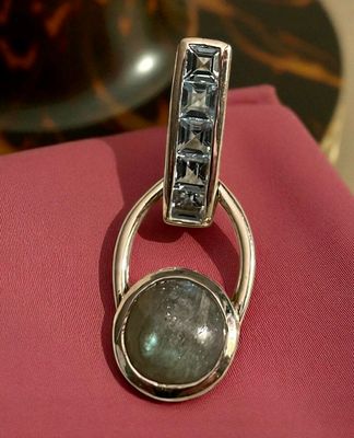Labradorite with Blue Topaz Bezels Pendant Labradorite with Blue Topaz Bezels Pendant