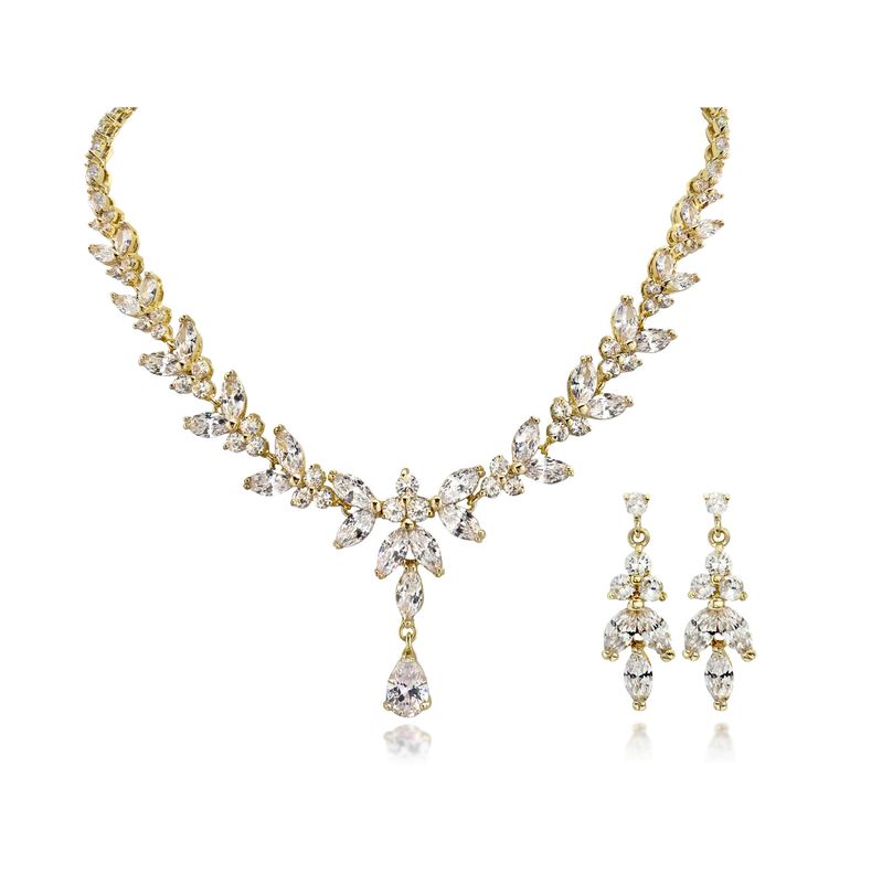 The Antoinette Clasp Set in Champagne