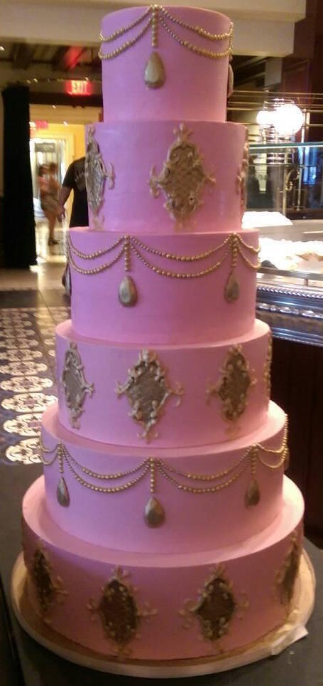Queen Tower - Wedding Cake