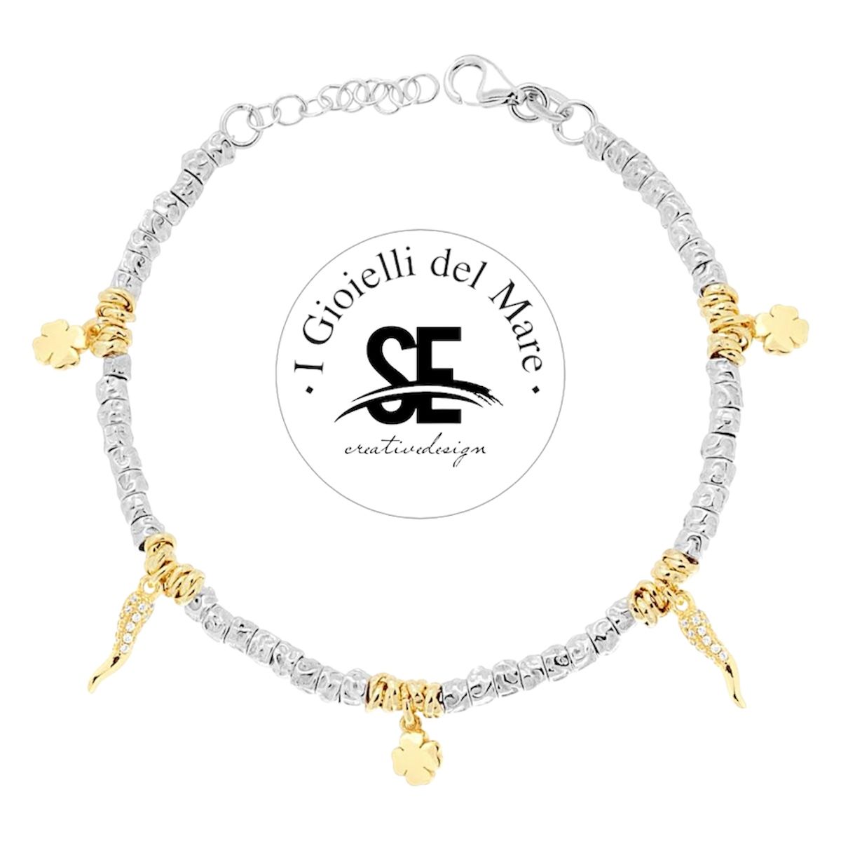 Bracciale Cubetti Martellati con Charms Quadrifoglio e Corno Portafortuna con Zirconi Bianchi in ARGENTO 925