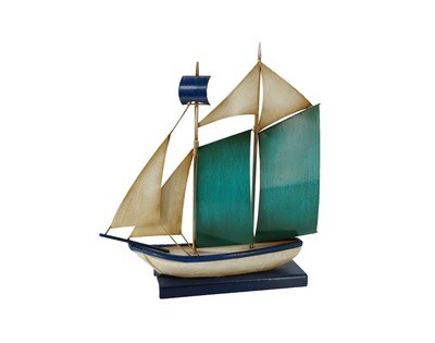 abc HOME – Deko Segelschiff – Maritime Dekofigur – Metall – 30 cm Verleihen Sie Ihrem Tisch mit dem abc HOME Tischdeko Segelschiff (30 cm H) einen maritimen und zugleich eleganten Flair!
Charmantes Dekorationsstück: Das detailliert gestaltete Segelschiff aus Metall ist ein echter Hingucker und bringt maritimes Ambiente auf jeden Tisch. ⛵️
Vielseitige Einsatzmöglichkeiten: Die Tischdeko eignet sich perfekt für Wohnzimmer, Esszimmer, Küchen oder als Dekoration für Hochzeiten, Feiern oder andere Veranstaltungen.
Hochwertiges Material: Gefertigt aus robustem Metall überzeugt das Segelschiff mit seiner Qualität und Langlebigkeit.
Ideales Geschenk: Überraschen Sie Freunde und Familie mit diesem besonderen Dekorationsstück!
Spezifikationen:
Marke: abc HOME
Maße: 7 cm T x 27 cm B x 30 cm H
Material: Metall
Farbe: Silber, Gold
Verwendung: Tischdeko, Dekoration