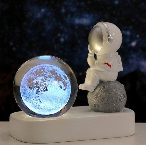 Lampara de Astronauta y Luna