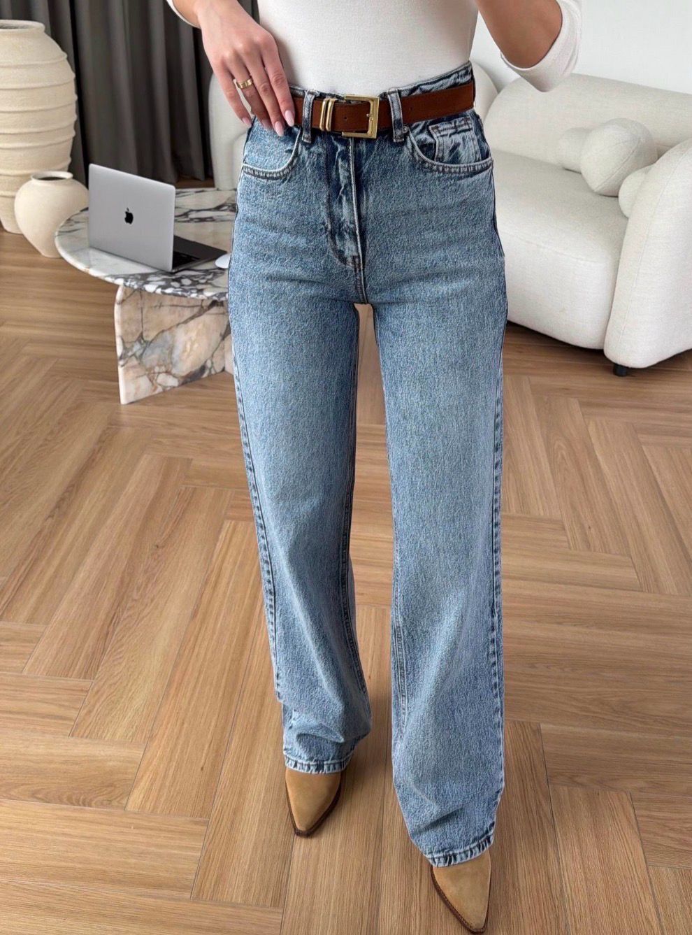 Straight Mid-waist Jeans