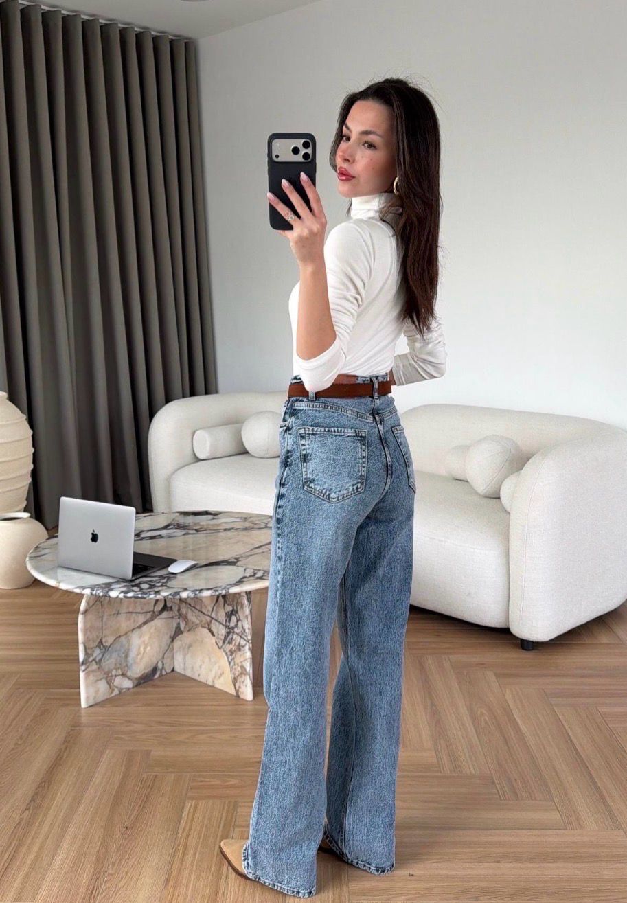 Straight Mid-waist Jeans