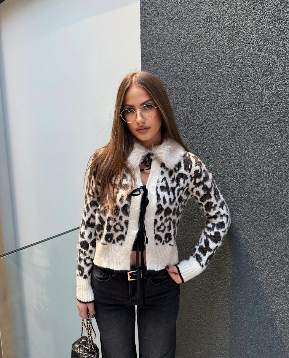 Faux Fur Collar Printed Cropped Sweatshirt