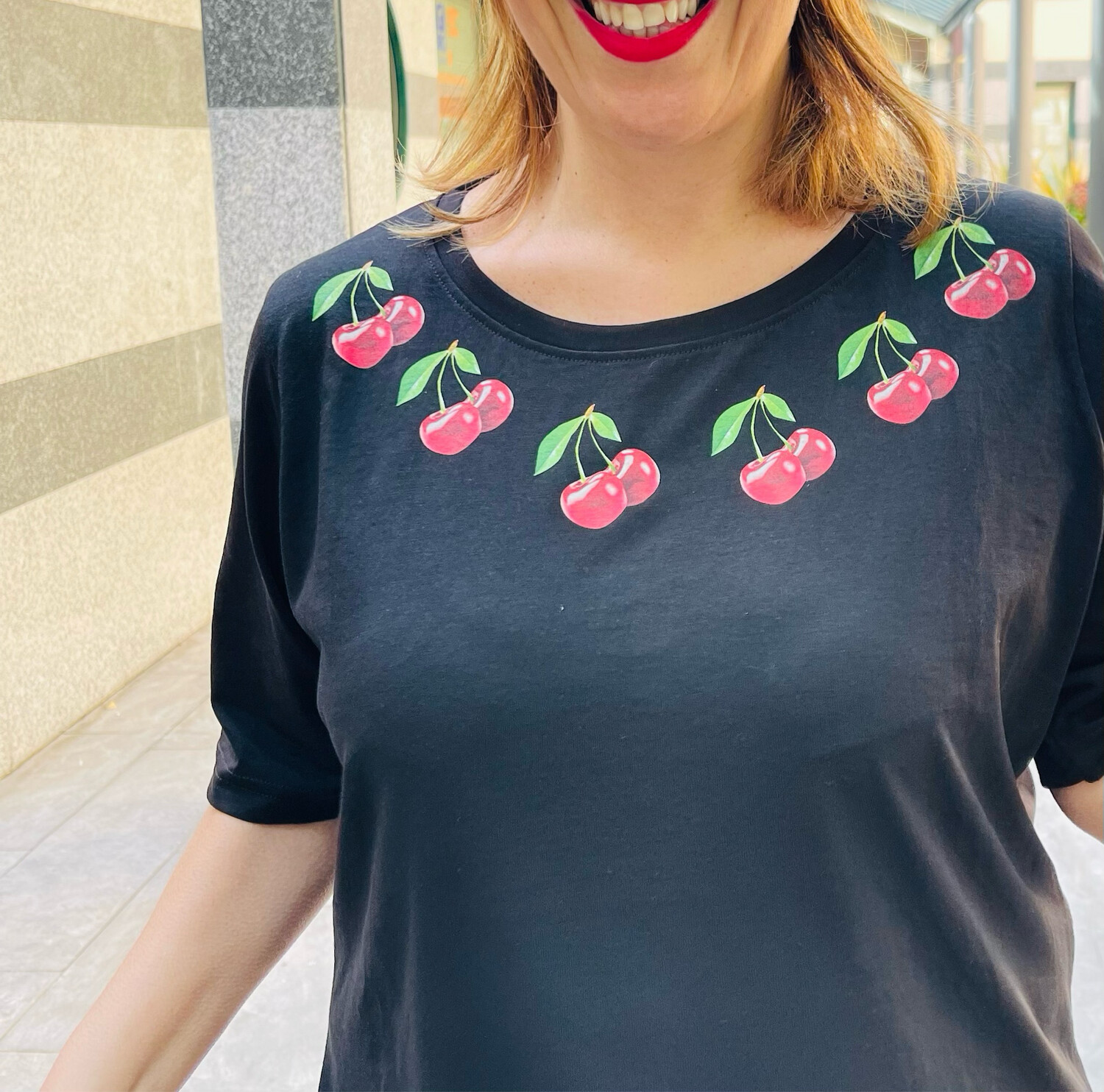 T-shirt Black Cherry NeckLace