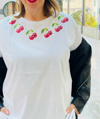 T-shirt White Cherry NeckLace