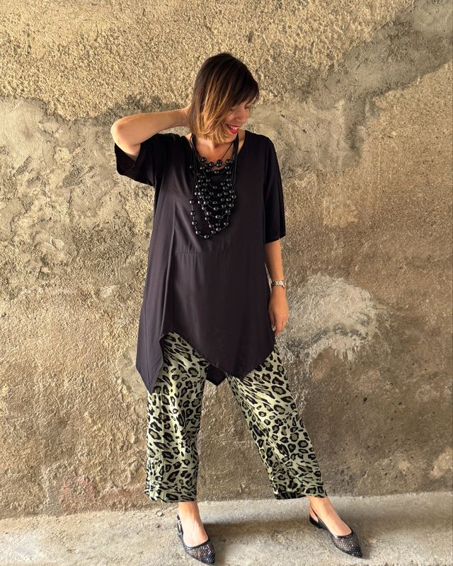 Blusa Asymmetric  Black