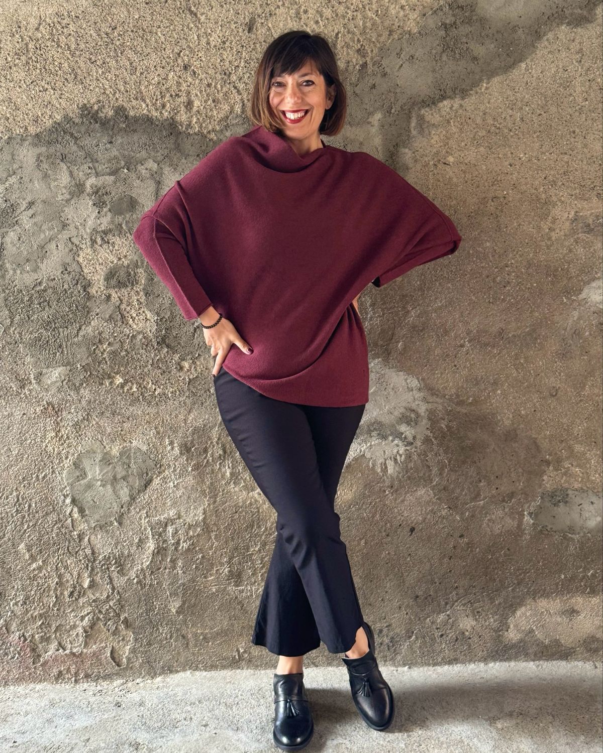 Maglione taglio asimmetrico vino