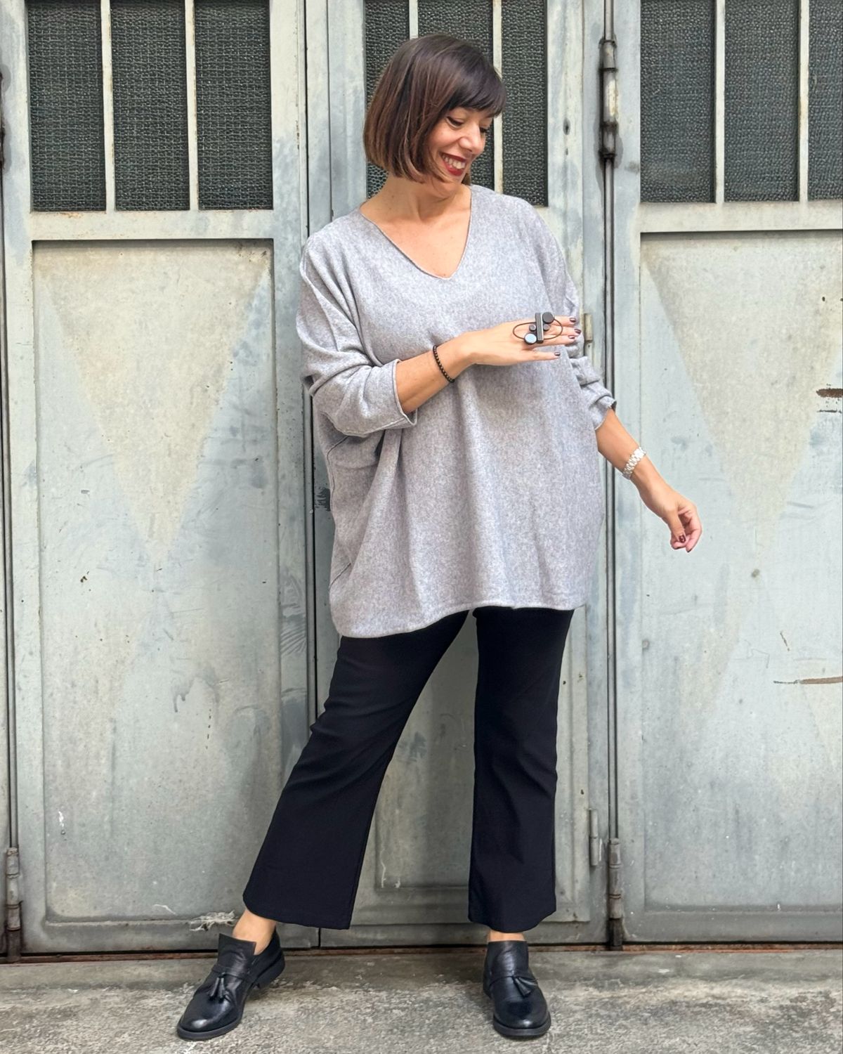 Maglia scollo a V-grigio melange