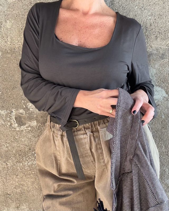 Blusa scollo quadro moro