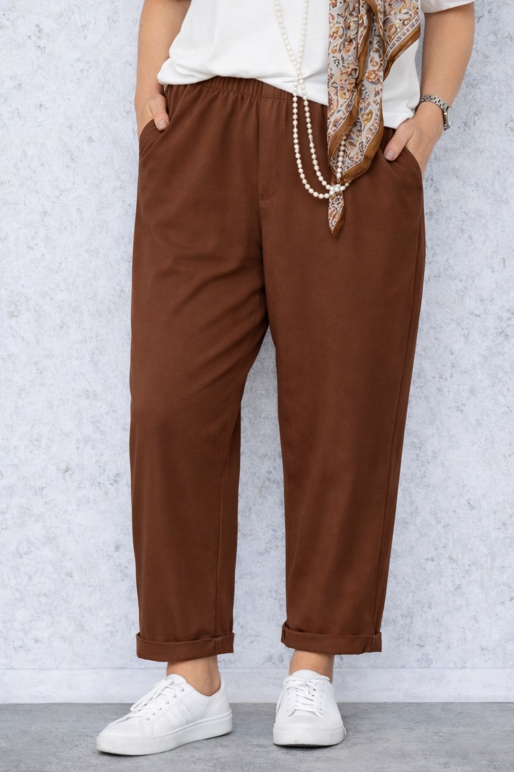 Baggy elasticizzato  - moro