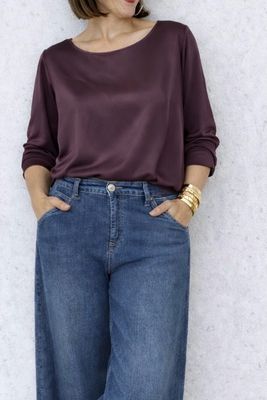 Blusa satin elasticizzata melanzana