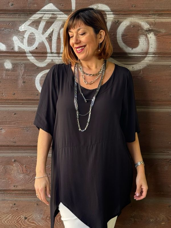 Blusa Asymmetric  Black