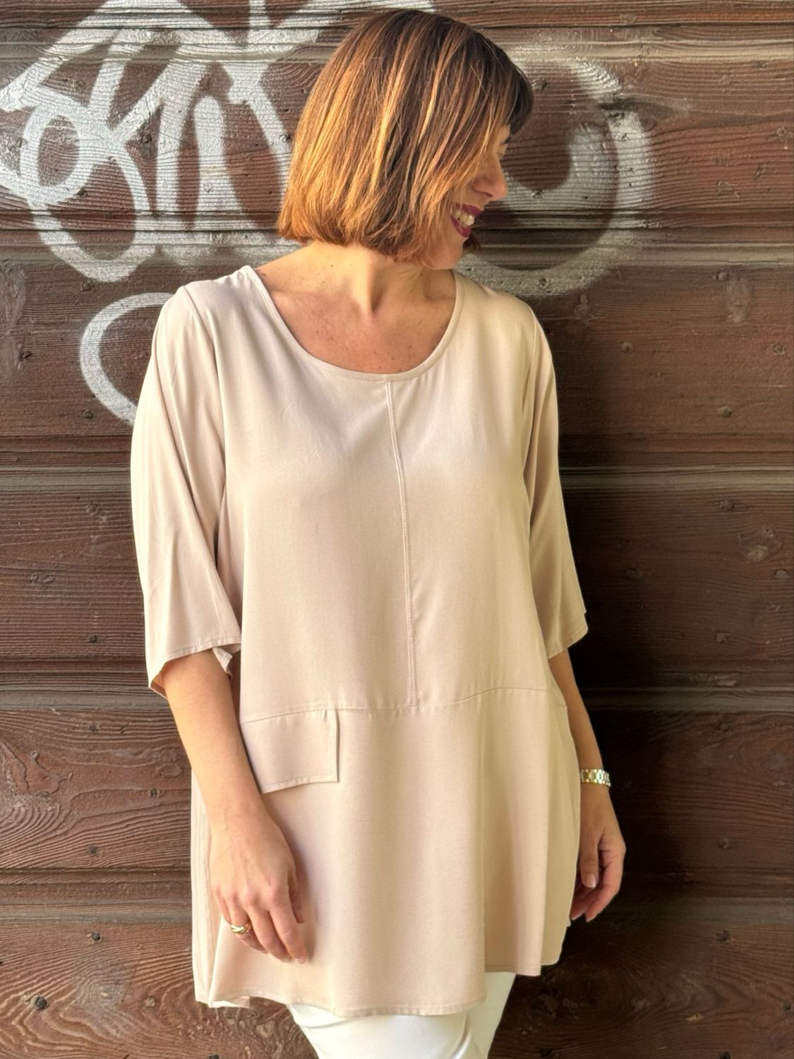 Blusa fluida taschino sand