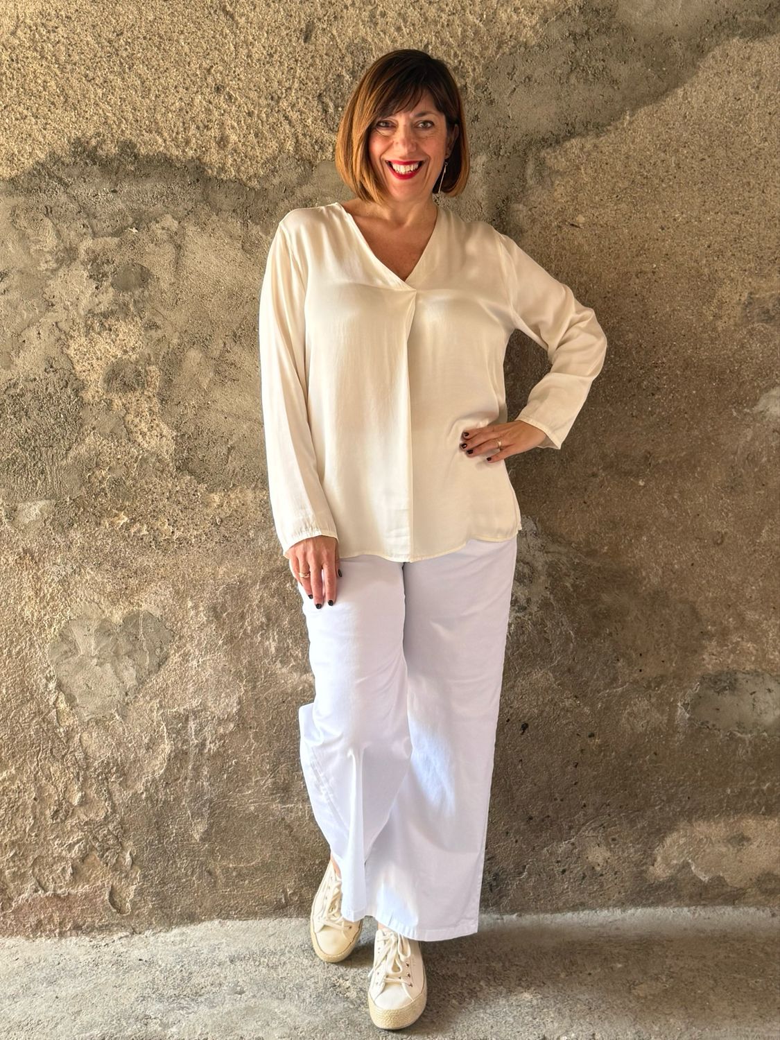 Camicia scollo V latte