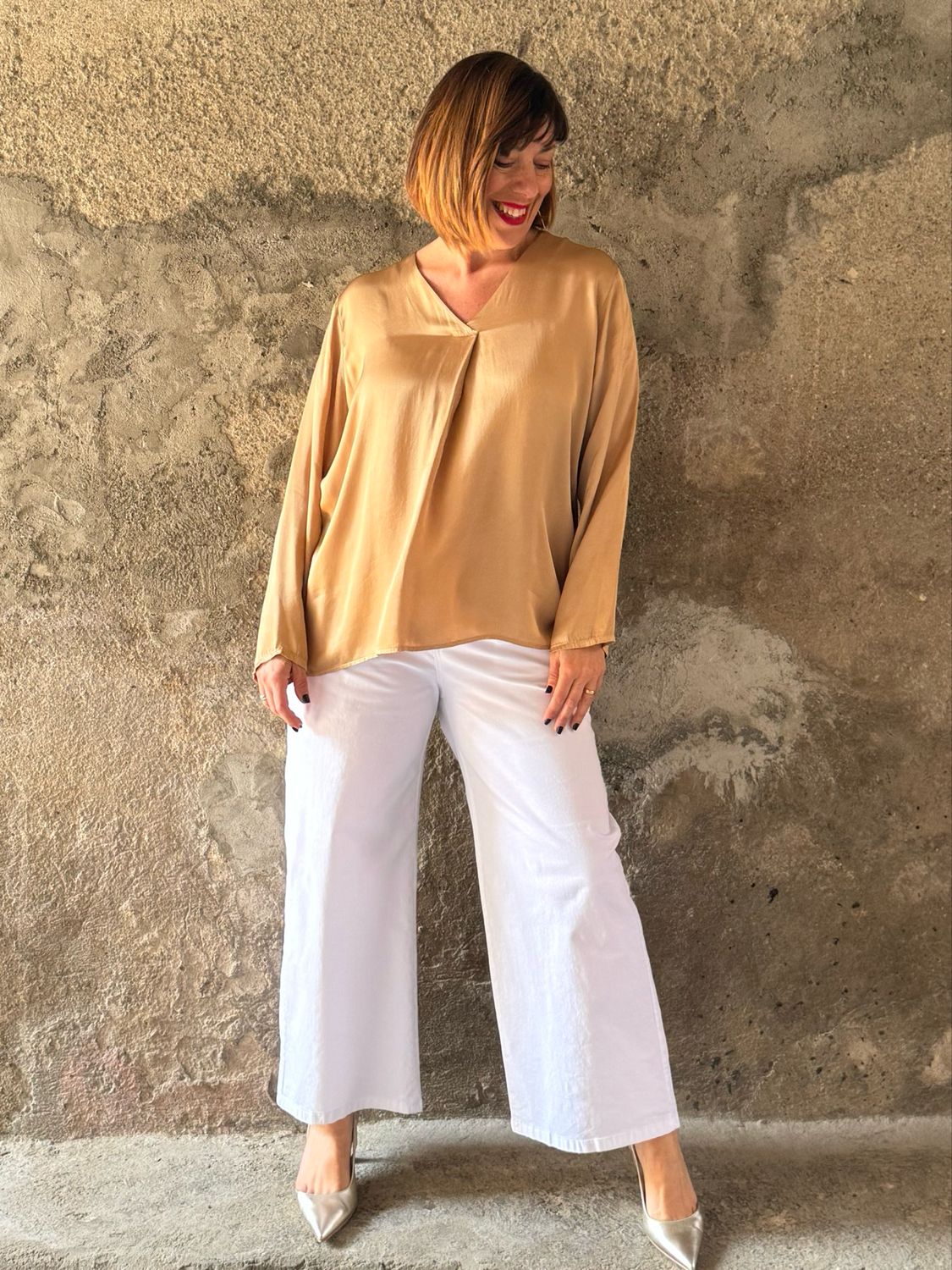 Camicia scollo V cognac