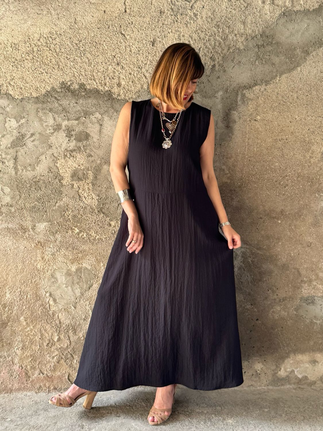Minimal Linear Dress Black
