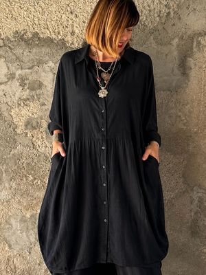 Dark set linen