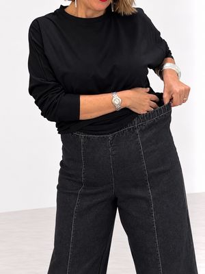 Black carrot jeans