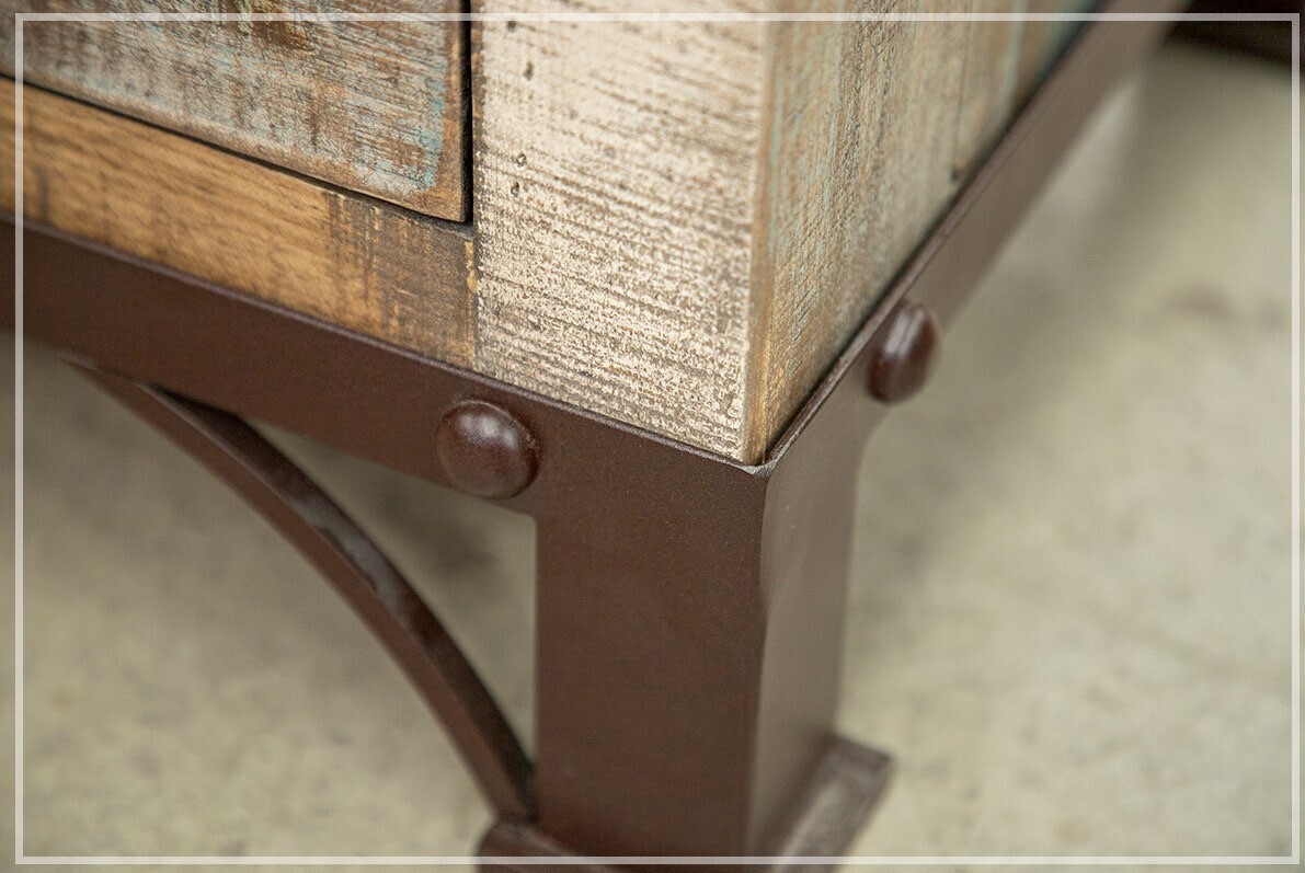 ANTIQUE - 966 CHEST