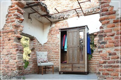ANTIQUE - 966 ARMOIRE