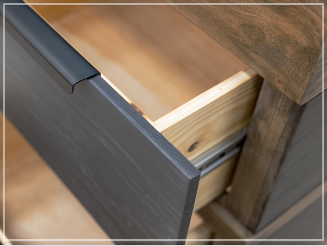TUXEDO- 9921 TV STAND 70&quot;