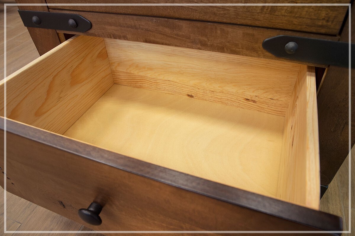 PAROTA- DRESSER