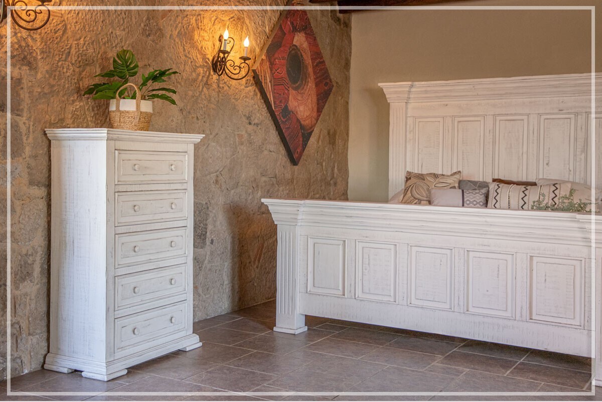 TERRA WHITE- 1022 CHEST