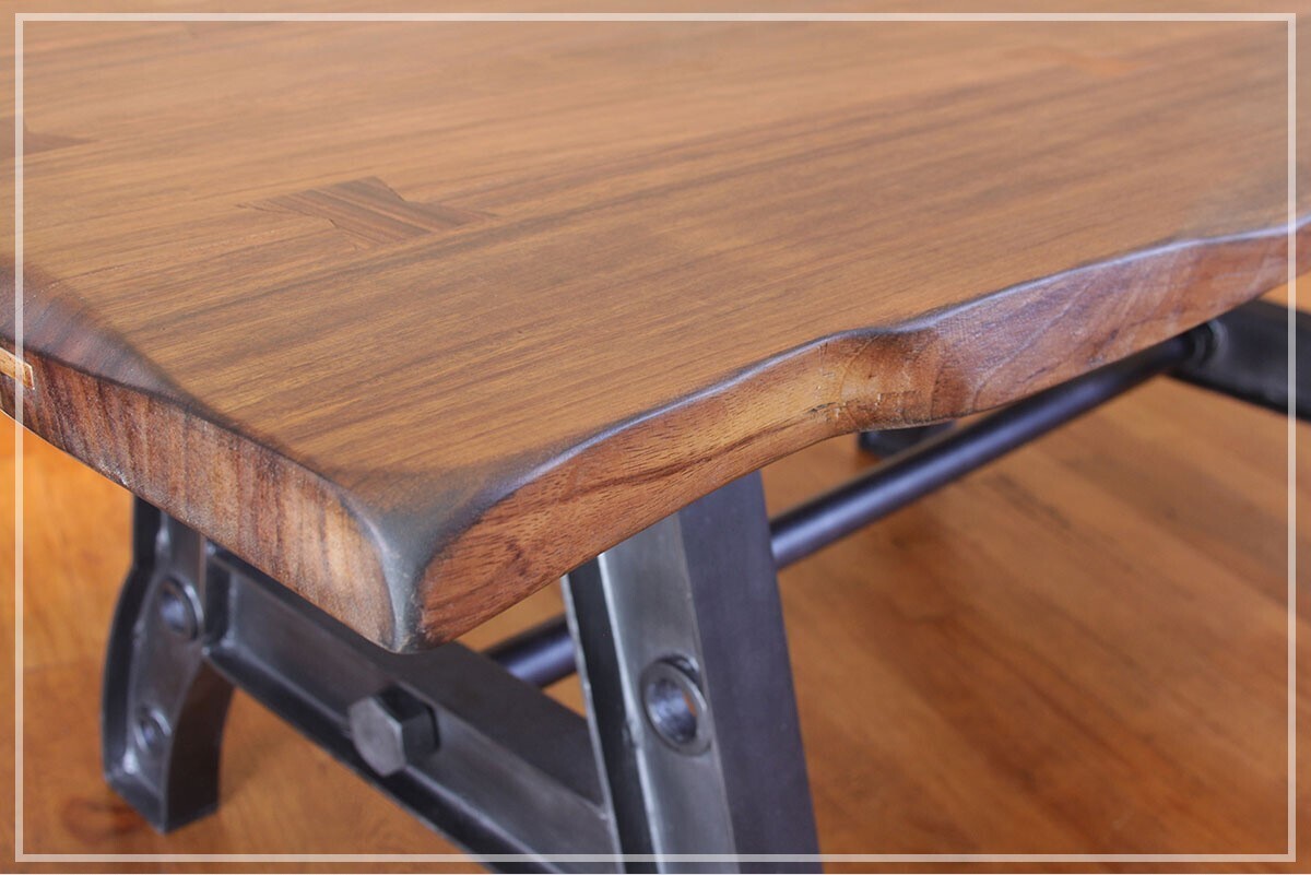 PAROTA- DINING TABLE