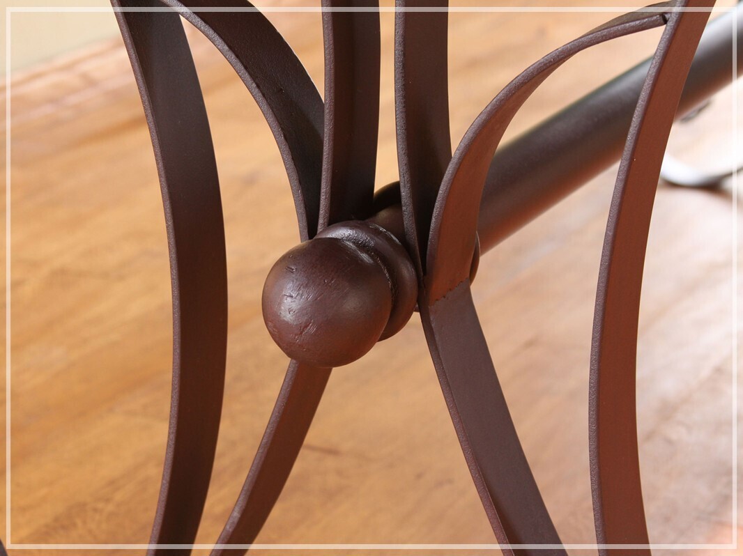 ANTIQUE - 962 TABLE- MC