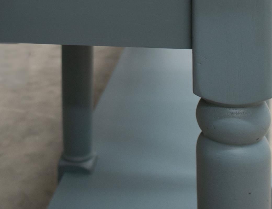 TIFFANY - 3641 SOFA TABLE - 49&quot; BL