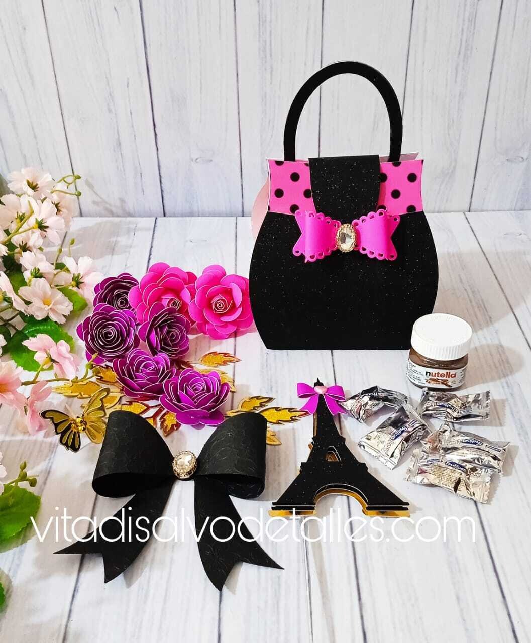 Kit de cumpleaños Glamoroso temática Paris ,conta de un set cake topper y hermoso cotillón tipo bolso, personalizado.