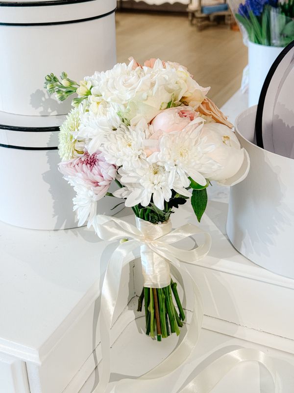 Simple &amp; Petite Brides Bouquet