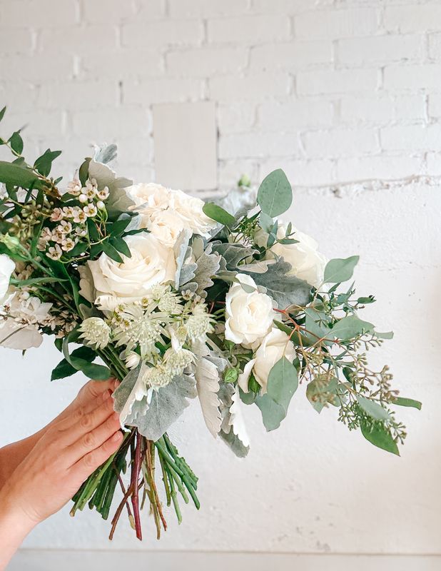 Soft &amp; Flowy Brides Bouquet
