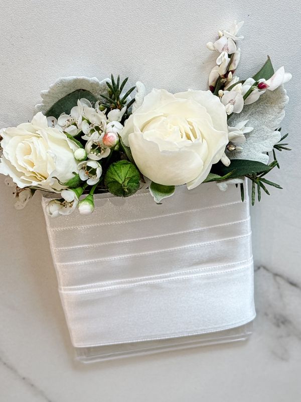 Soft &amp; Flowy Pocket Boutonniere
