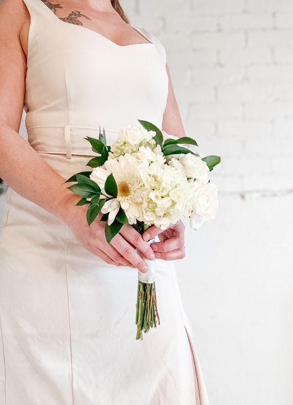 Simple &amp; Petite Bridesmaid Bouquet